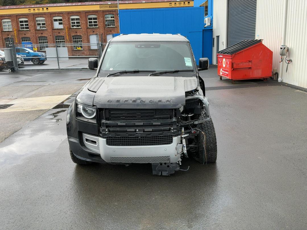 Photo '2' of Land Rover Defender 110 D250 S Photo '2' of Land Rover Defender 110 D250 S