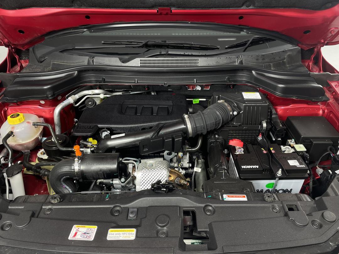 Photo '13' of Mahindra XUV