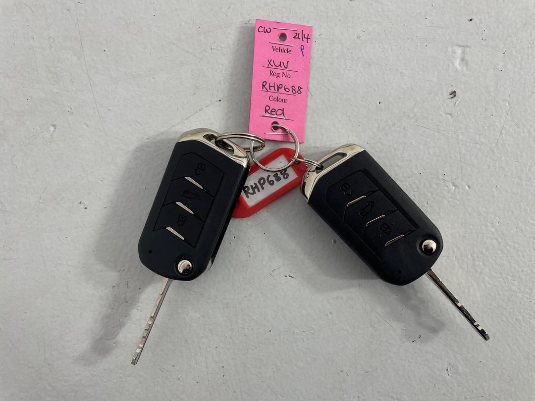 Photo '22' of Mahindra XUV