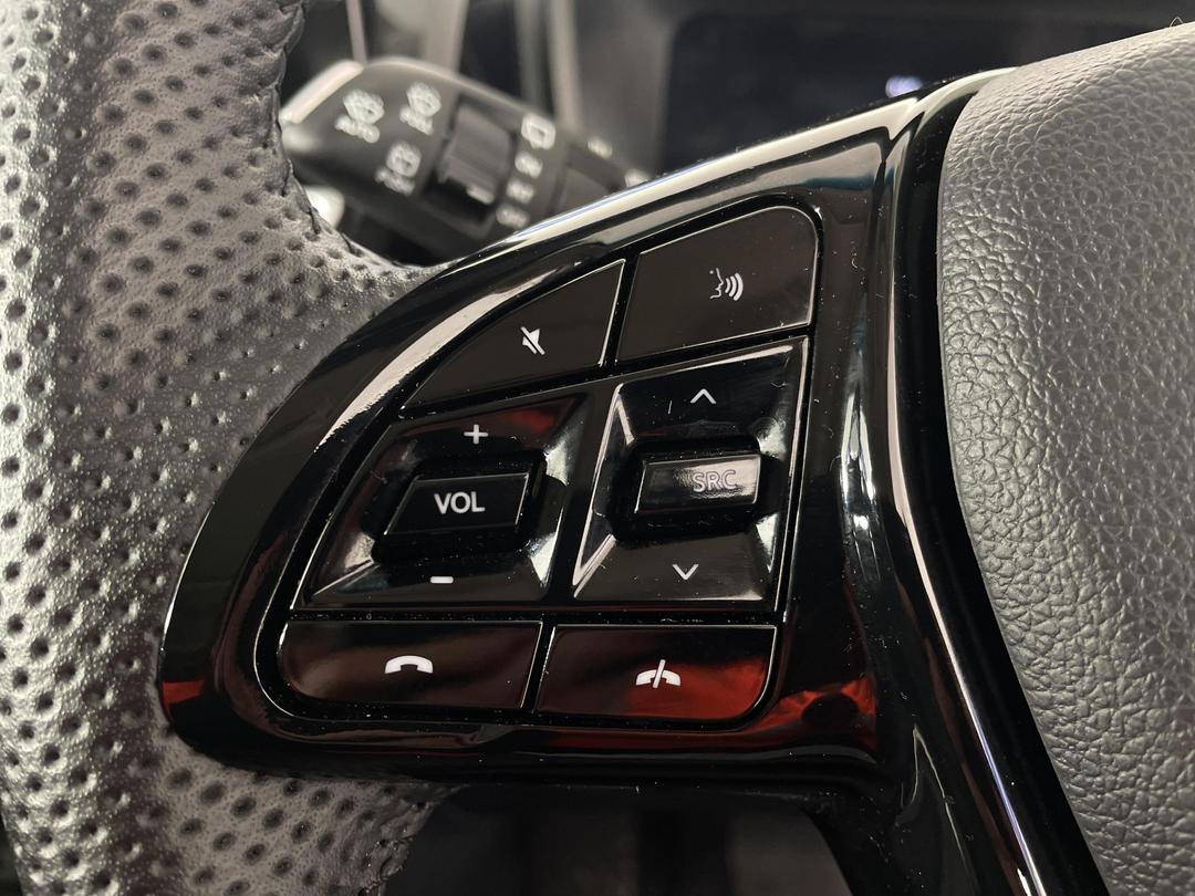 Photo '25' of Mahindra XUV