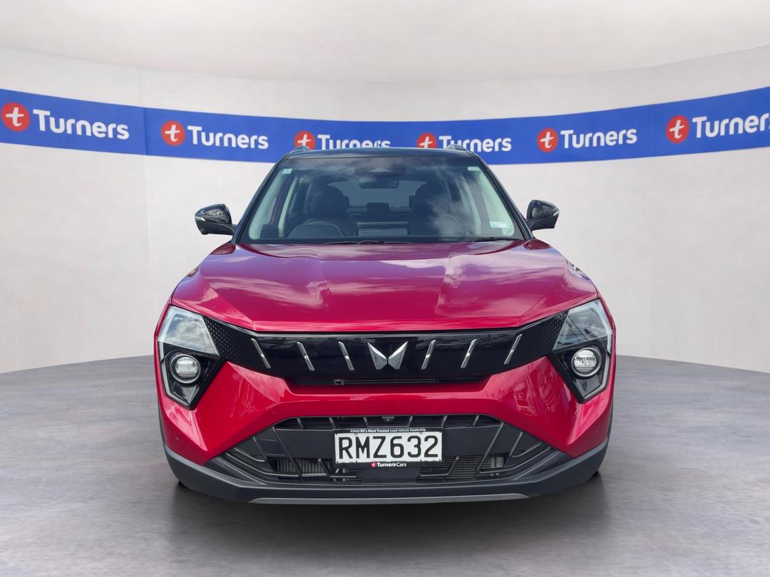 Photo '2' of Mahindra XUV
