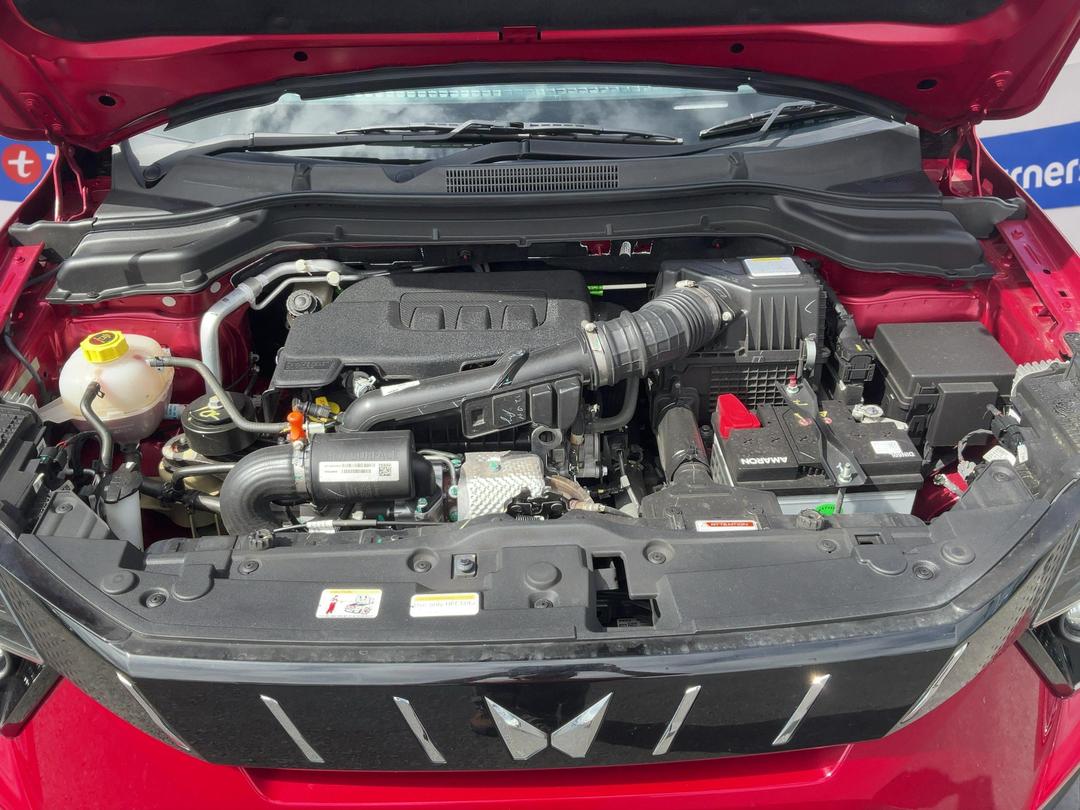 Photo '13' of Mahindra XUV