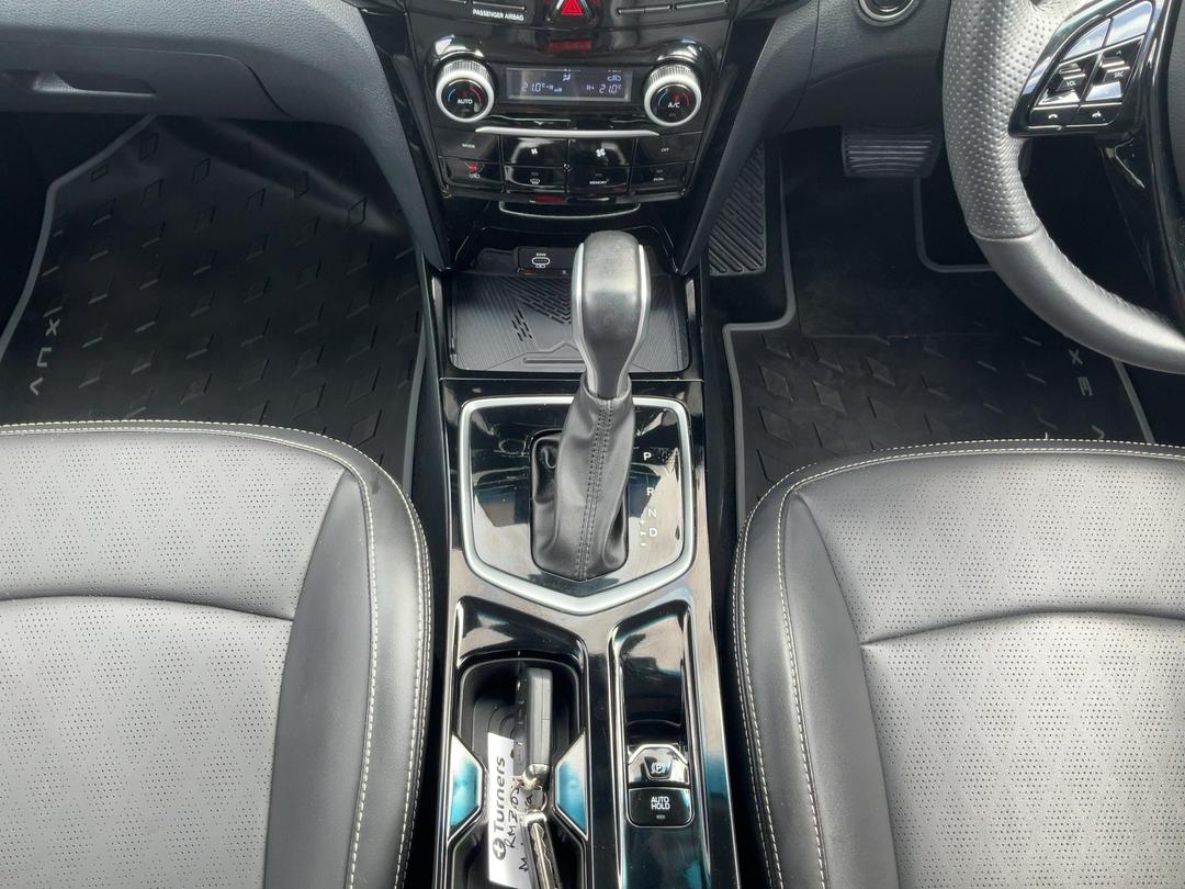 Photo '18' of Mahindra XUV
