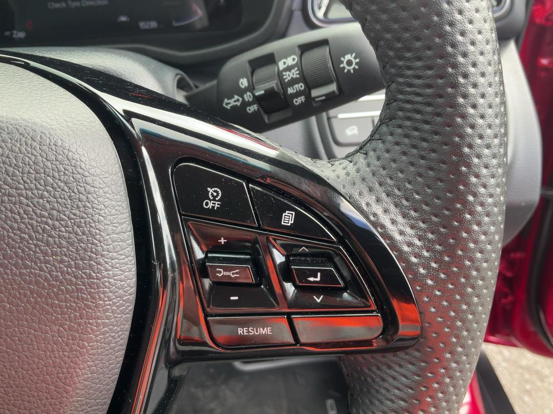 Photo '27' of Mahindra XUV