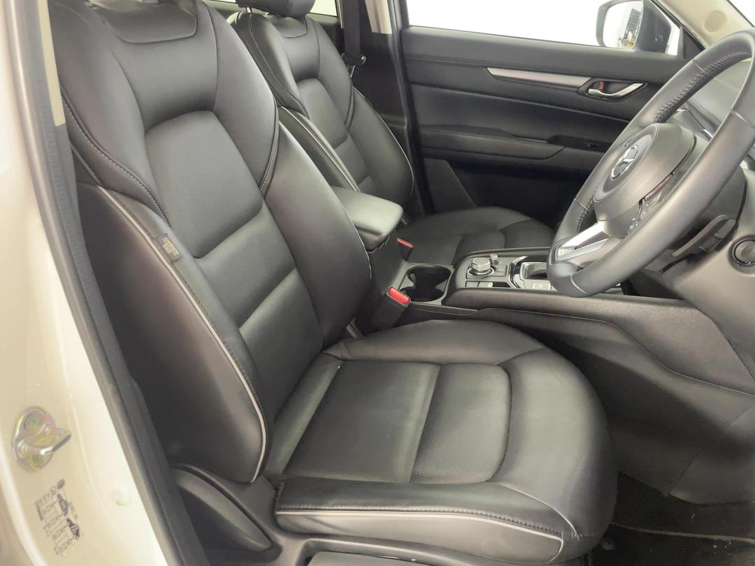 Photo '16' of Mazda CX-5