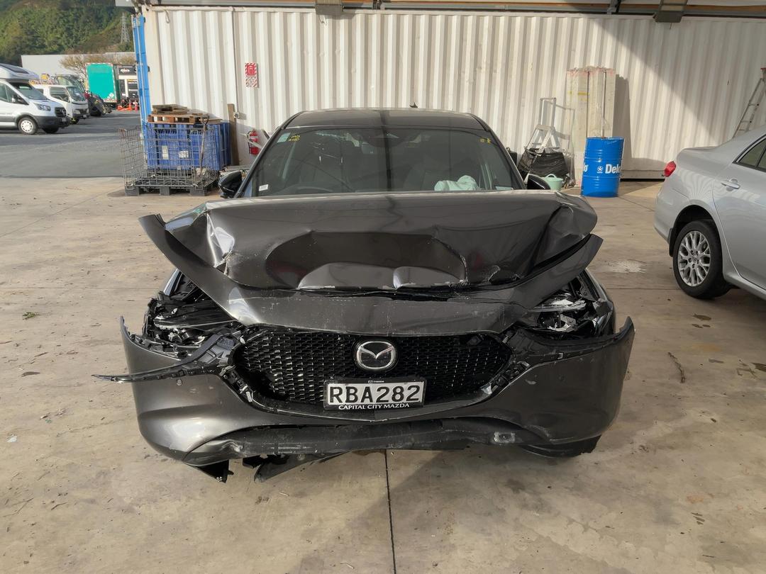 Photo '2' of Mazda Mazda3 SP25