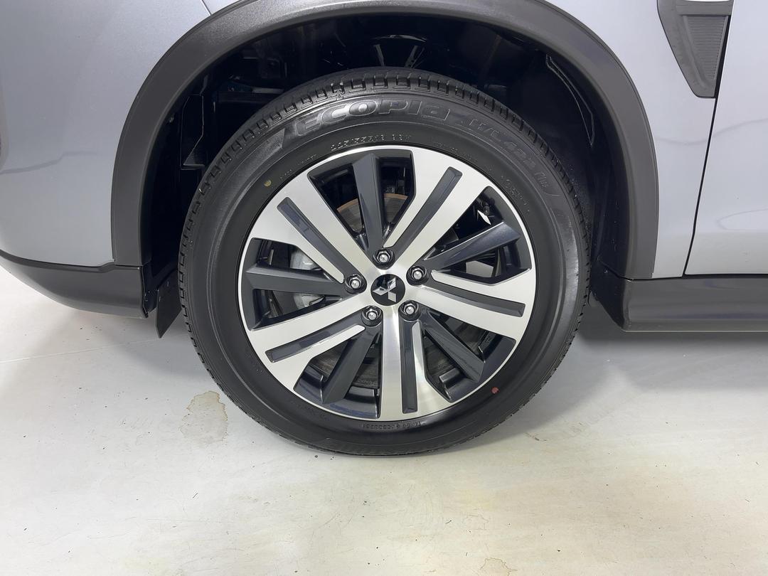Photo '10' of Mitsubishi ASX