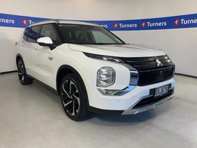 Image of 2025 Mitsubishi Outlander XLS 4WD
