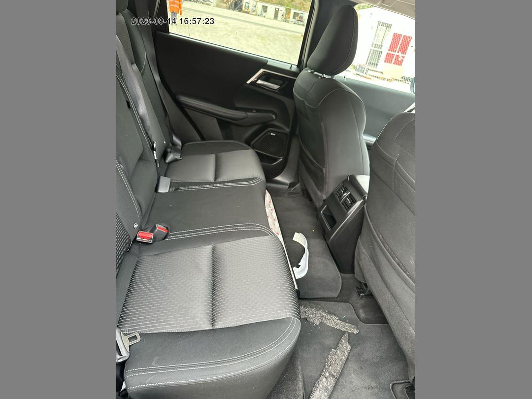 Photo '11' of Mitsubishi Outlander LS Photo '11' of Mitsubishi Outlander LS