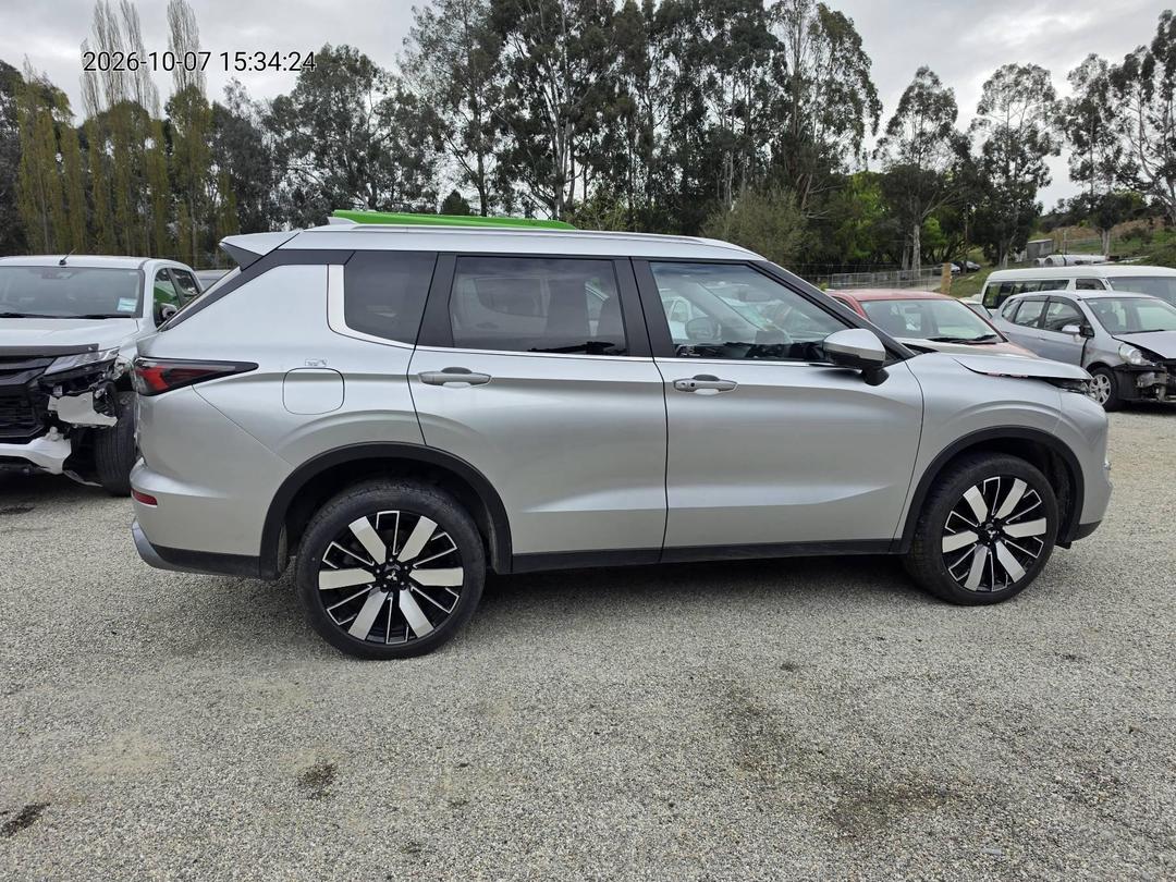 Photo '12' of Mitsubishi Outlander XLS Photo '12' of Mitsubishi Outlander XLS