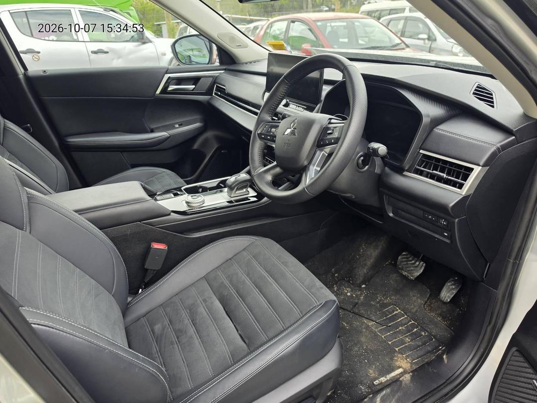 Photo '15' of Mitsubishi Outlander XLS Photo '15' of Mitsubishi Outlander XLS