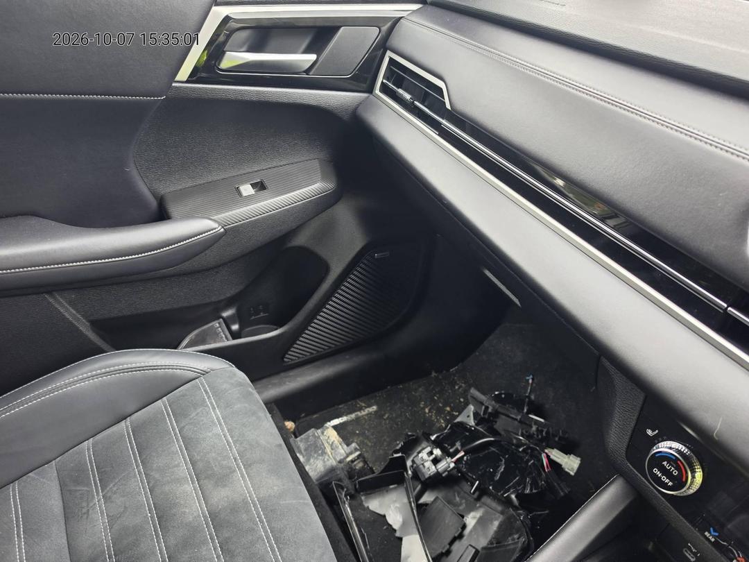 Photo '16' of Mitsubishi Outlander XLS Photo '16' of Mitsubishi Outlander XLS