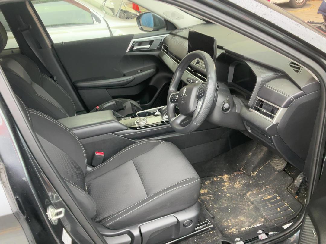 Photo '19' of Mitsubishi Outlander LS Photo '19' of Mitsubishi Outlander LS