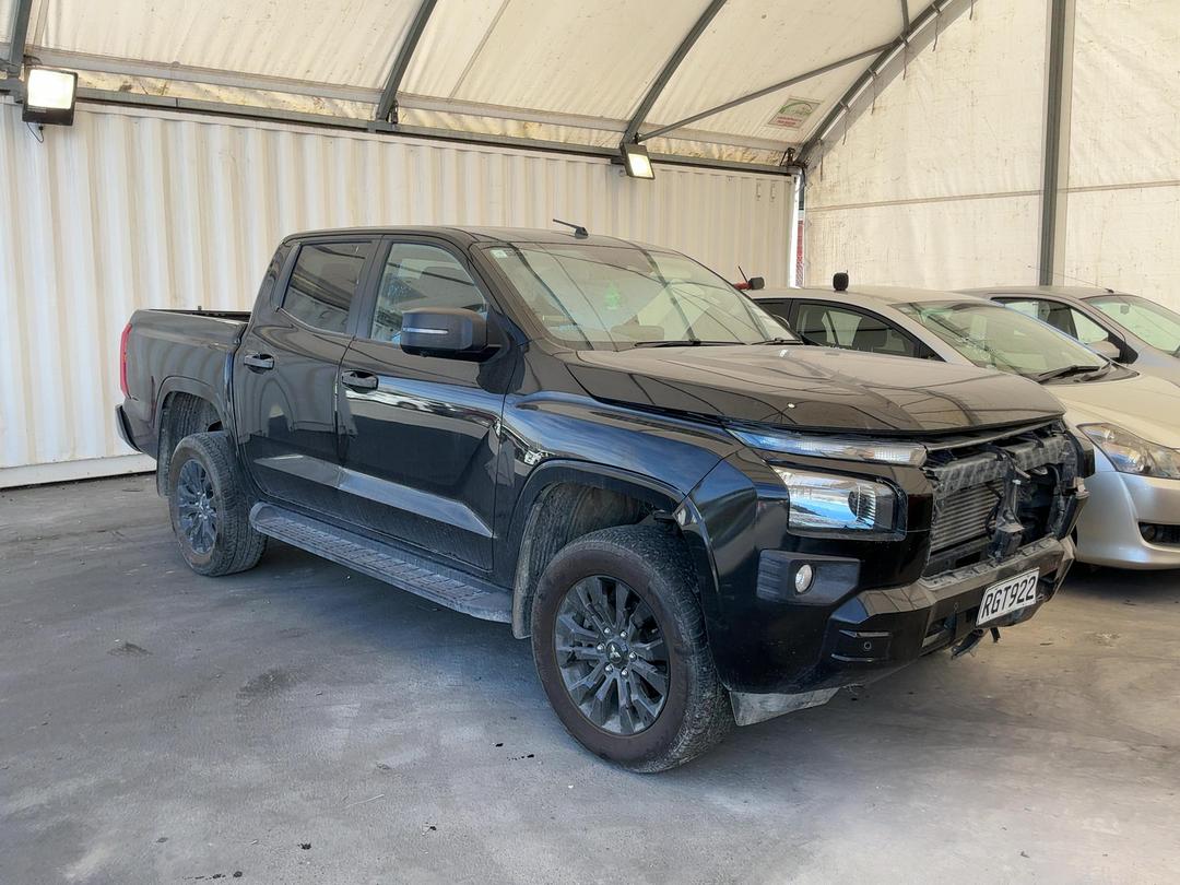 Photo '3' of Mitsubishi Triton DC GLX Sport 4WD 6AT Photo '3' of Mitsubishi Triton DC GLX Sport 4WD 6AT