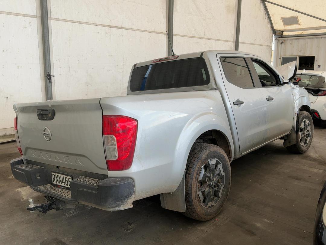 Photo '10' of Nissan Navara SL