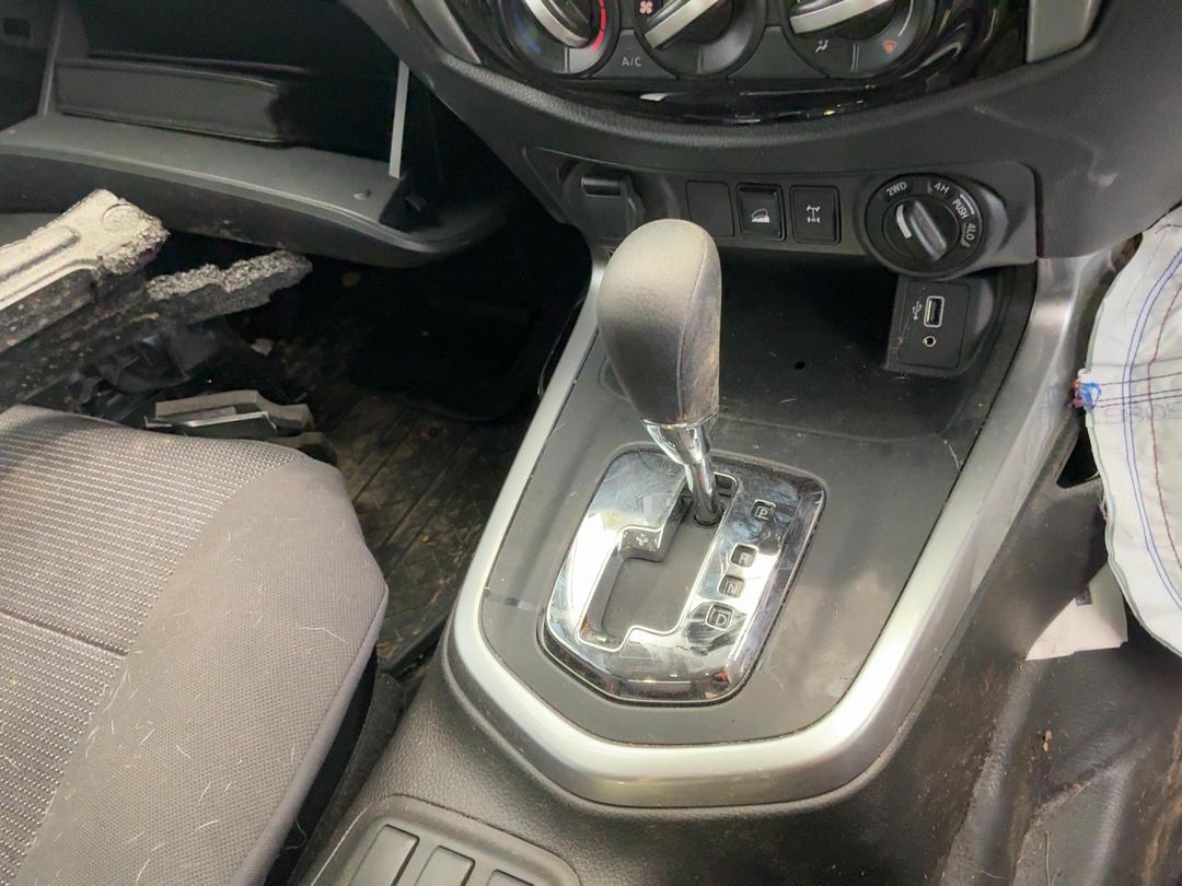 Photo '21' of Nissan Navara SL