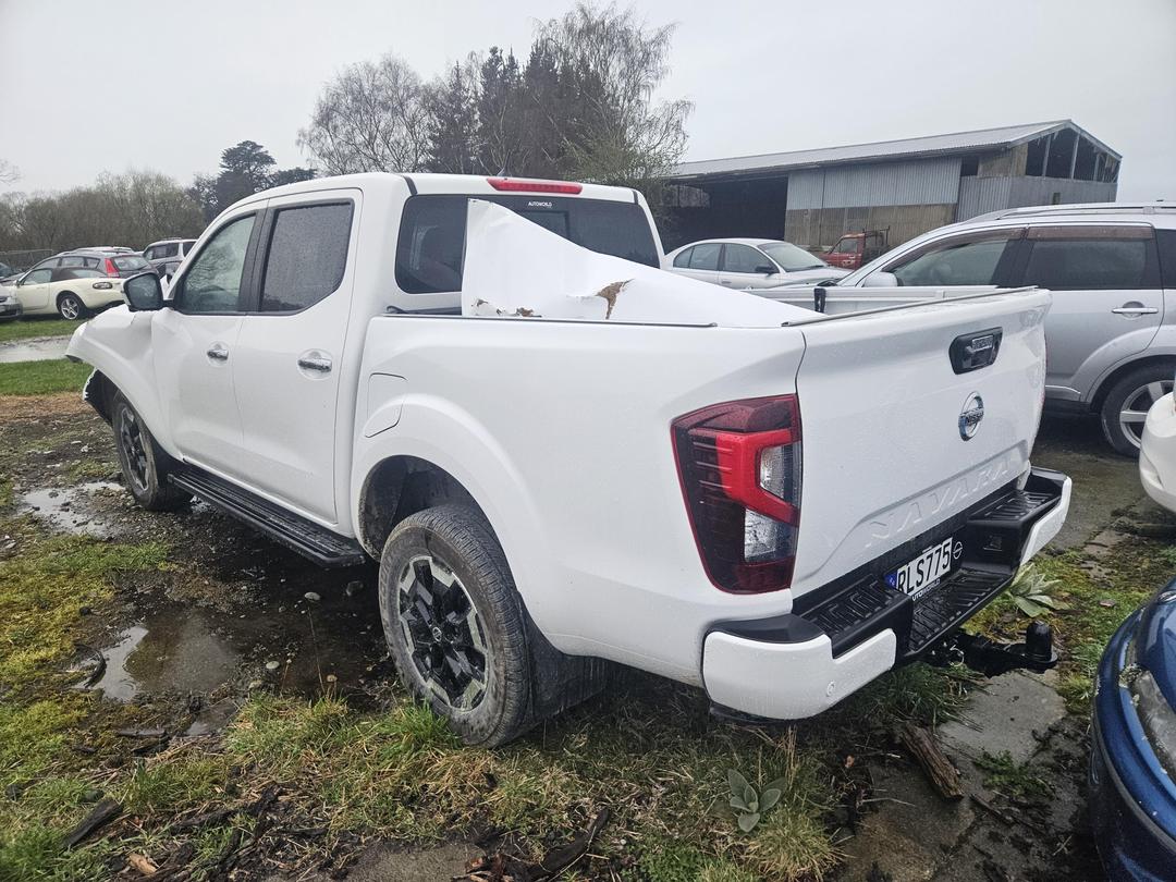 Photo '3' of Nissan Navara ST-X Photo '3' of Nissan Navara ST-X