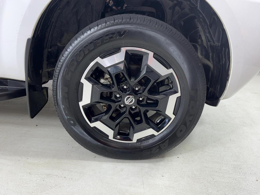 Photo '9' of Nissan Navara