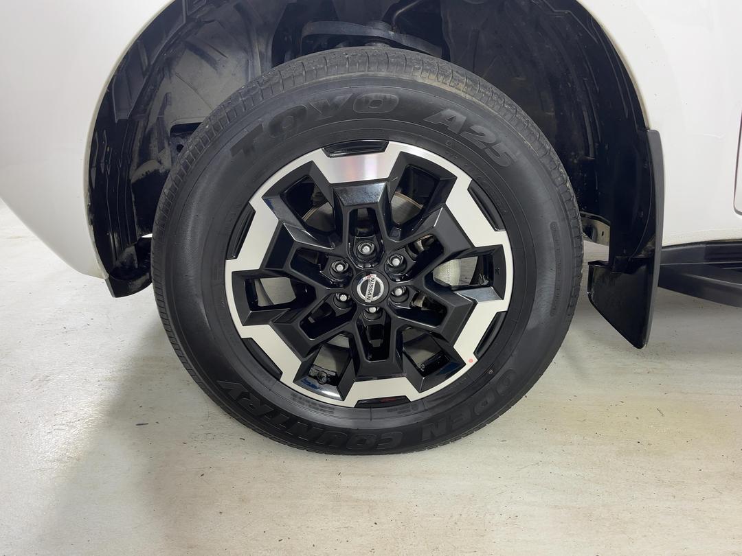 Photo '10' of Nissan Navara