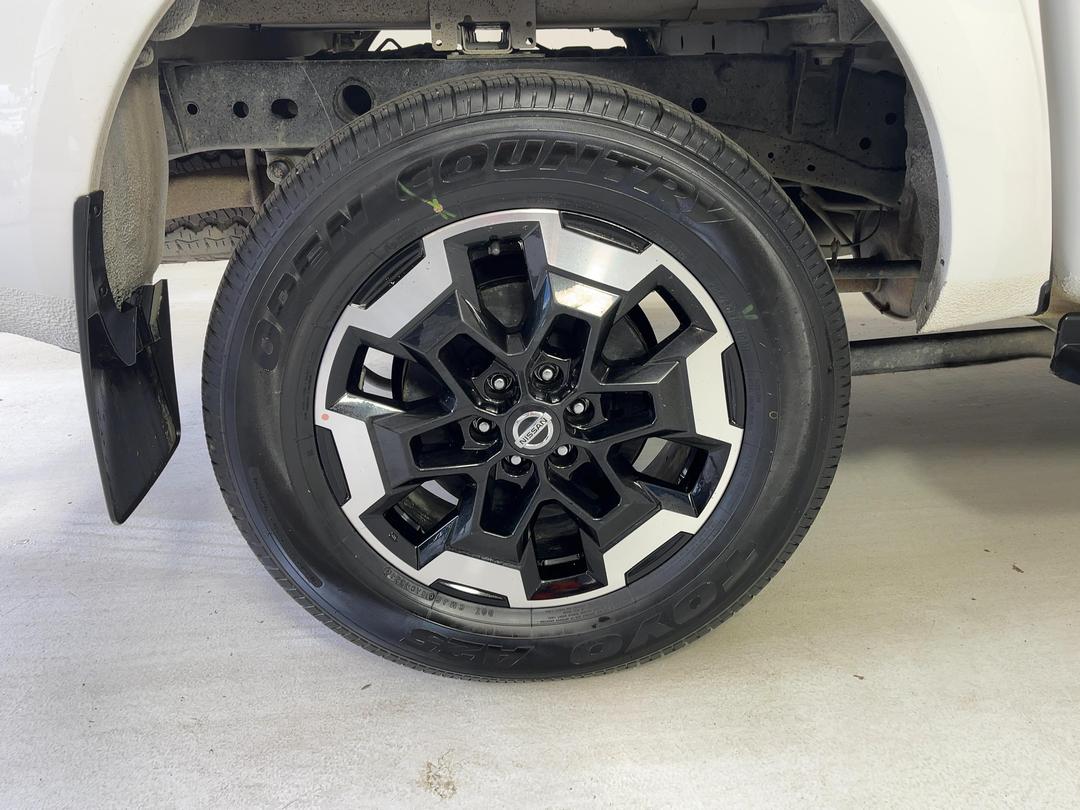 Photo '12' of Nissan Navara