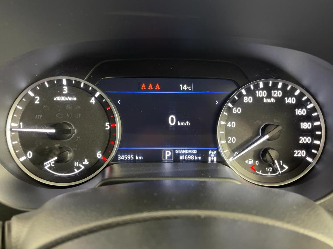 Photo '21' of Nissan Navara