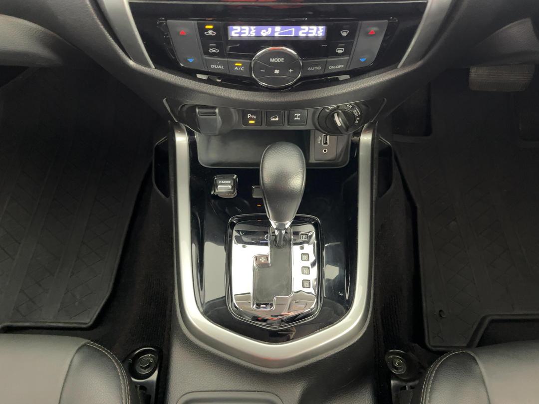 Photo '18' of Nissan Navara