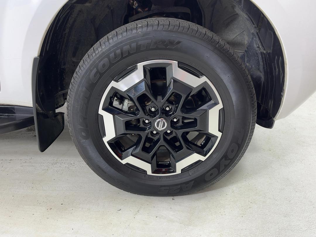 Photo '9' of Nissan Navara