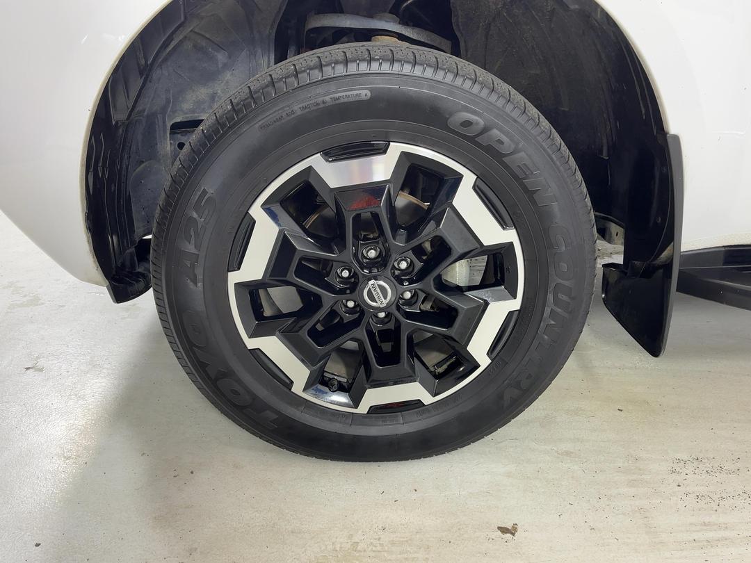 Photo '10' of Nissan Navara