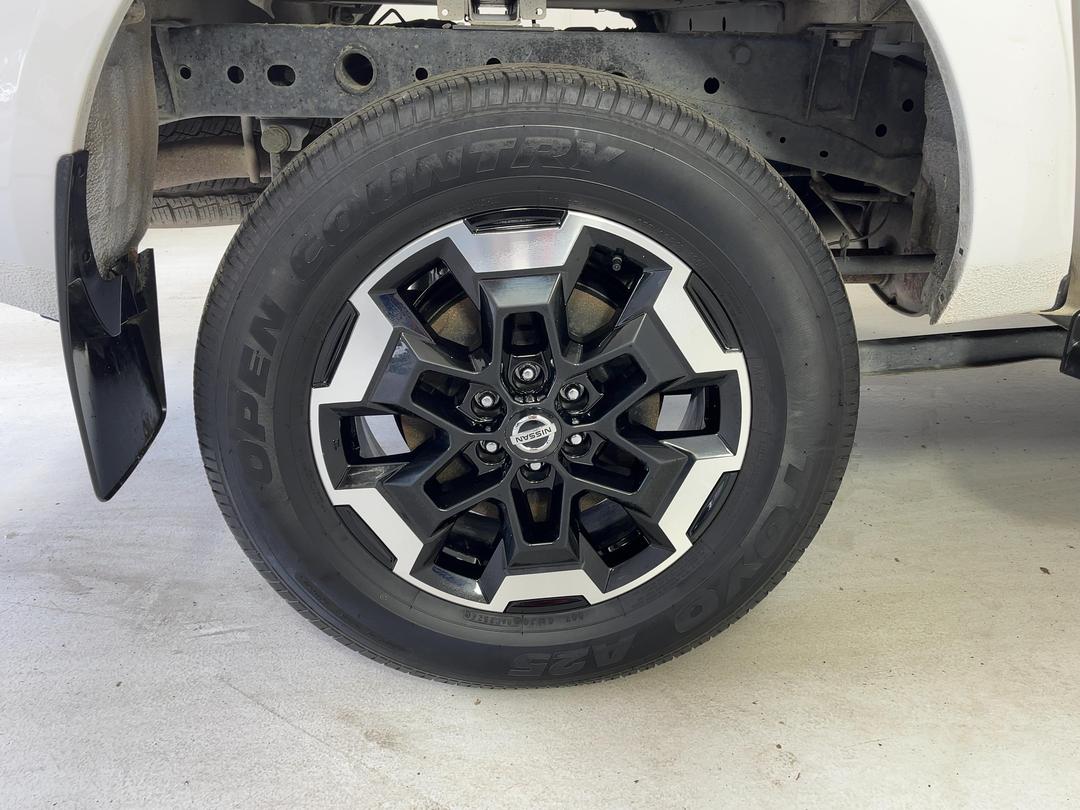 Photo '12' of Nissan Navara