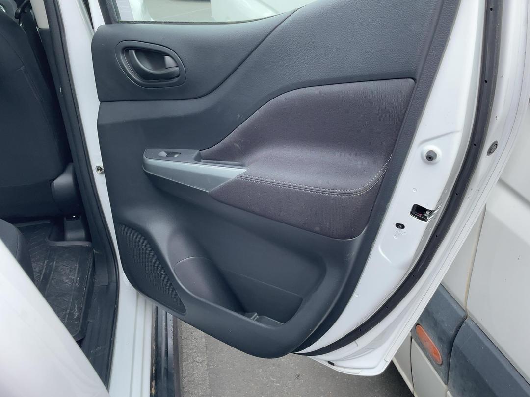Photo '17' of Nissan Navara SL Photo '17' of Nissan Navara SL