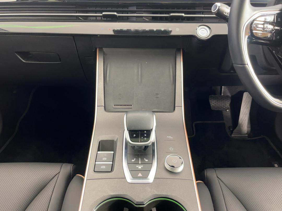 Photo '18' of Omoda C5