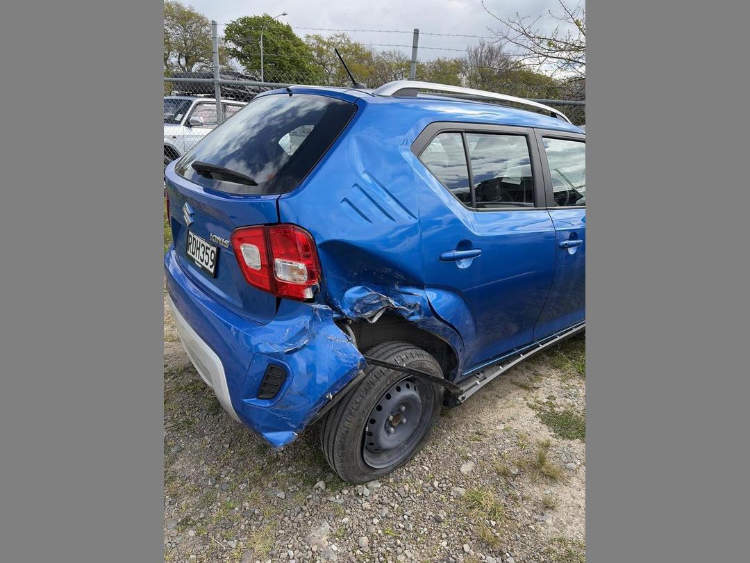 Photo '4' of Suzuki Ignis GLX Photo '4' of Suzuki Ignis GLX