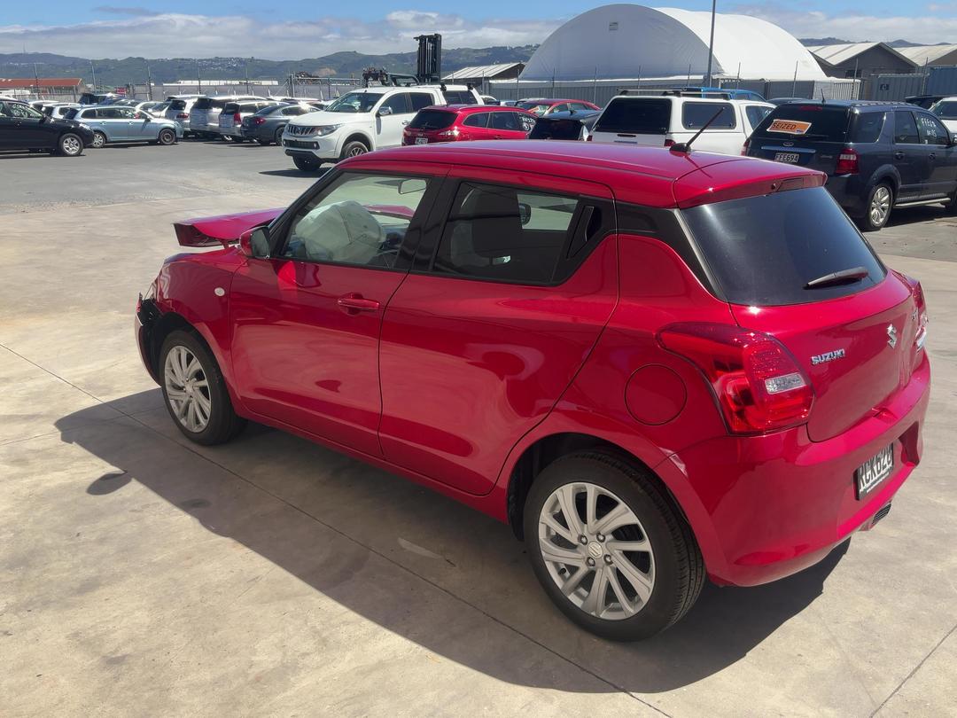 Photo '6' of Suzuki Swift GL Photo '6' of Suzuki Swift GL