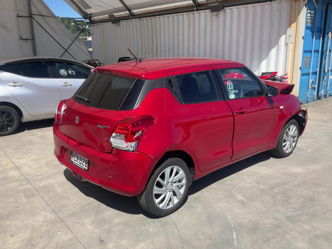 Photo '8' of Suzuki Swift GL Photo '8' of Suzuki Swift GL