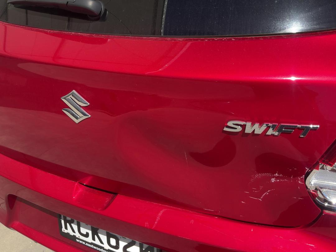 Photo '14' of Suzuki Swift GL Photo '14' of Suzuki Swift GL