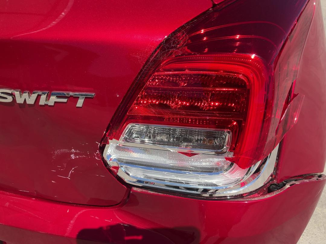 Photo '16' of Suzuki Swift GL Photo '16' of Suzuki Swift GL