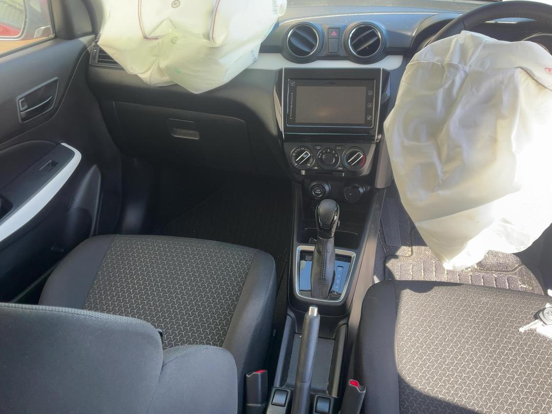 Photo '21' of Suzuki Swift GL Photo '21' of Suzuki Swift GL