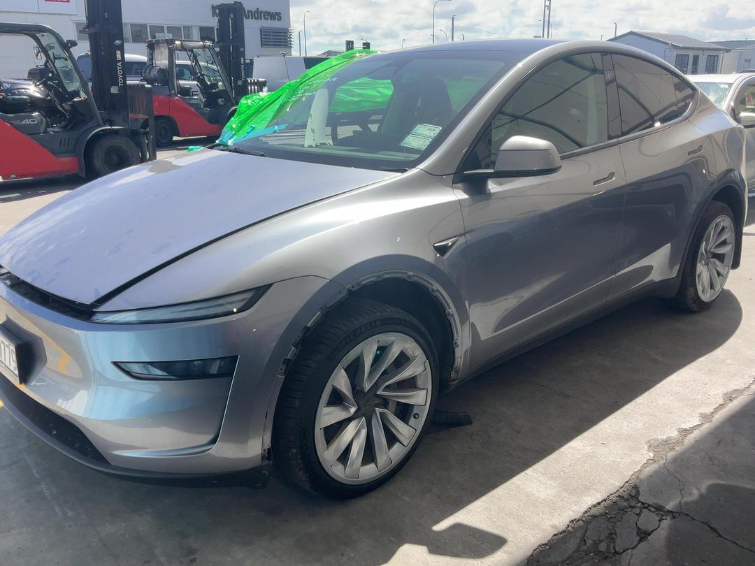 Photo '3' of Tesla Model Y AWD Long Range Photo '3' of Tesla Model Y AWD Long Range