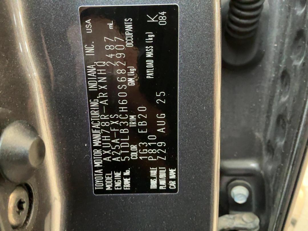 Photo '10' of Toyota Highlander Limited Photo '10' of Toyota Highlander Limited