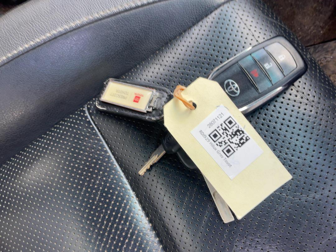 Photo '16' of Toyota Hilux SR5 Cruiser TD DC