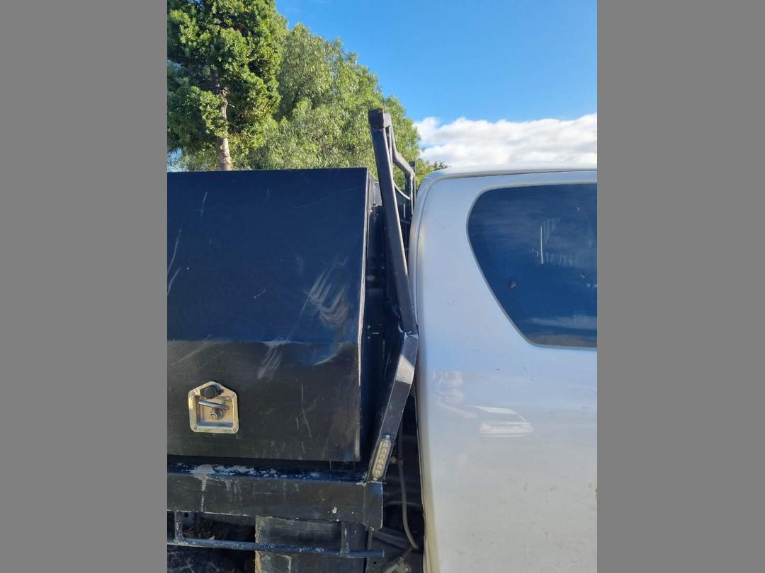 Photo '5' of Toyota Hilux SR TD EC/CC