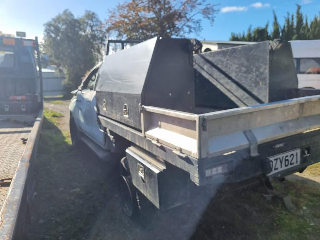 Photo '10' of Toyota Hilux SR TD EC/CC