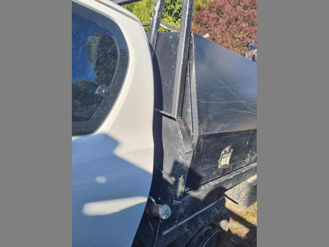 Photo '11' of Toyota Hilux SR TD EC/CC