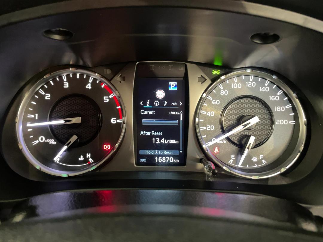 Photo '21' of Toyota Hilux