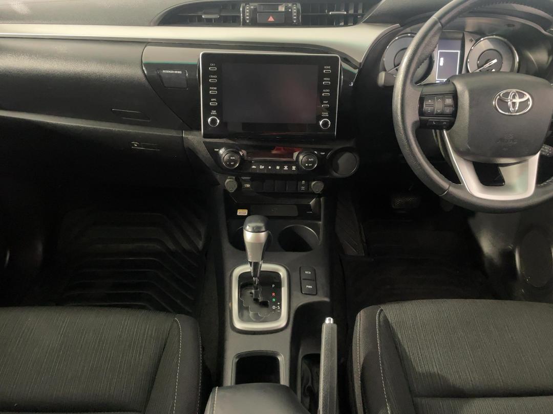 Photo '18' of Toyota Hilux