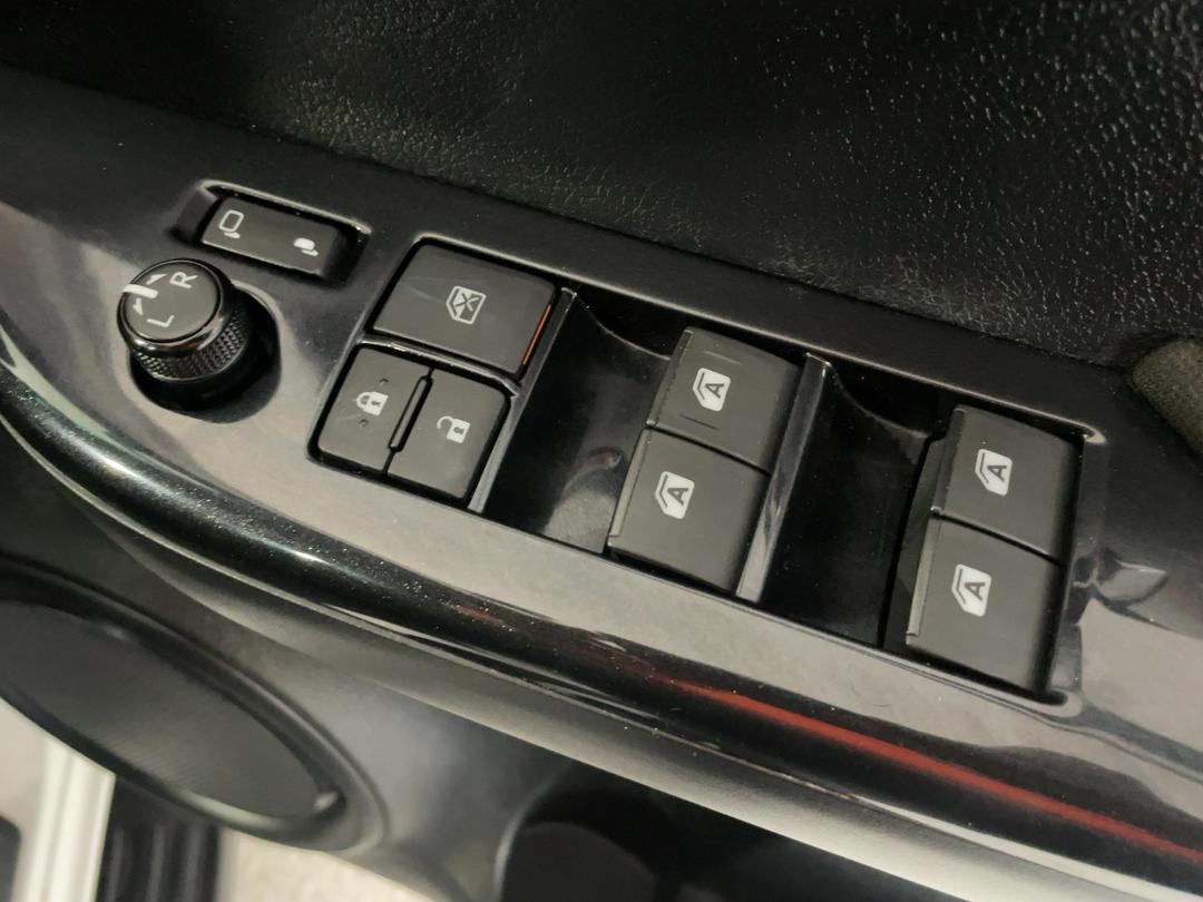 Photo '24' of Toyota Hilux