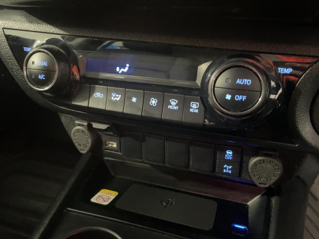 Photo '31' of Toyota Hilux