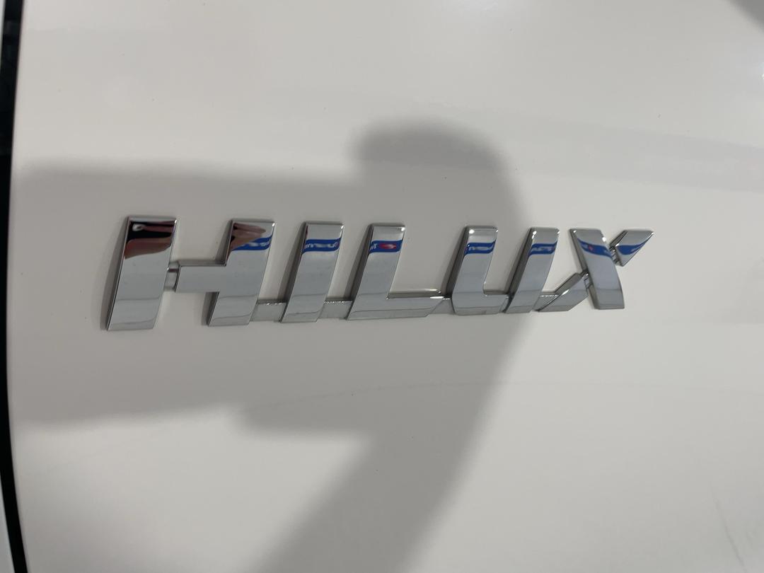 Photo '36' of Toyota Hilux