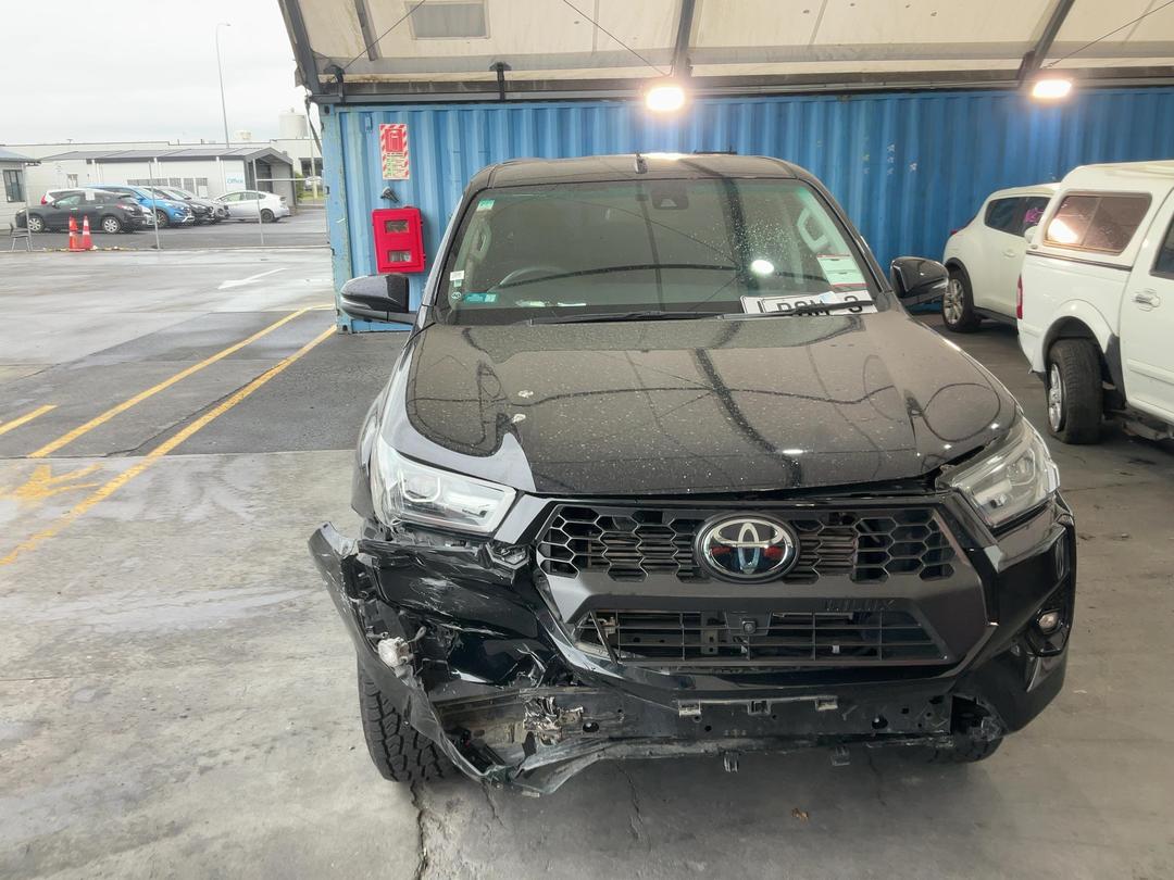 Photo '3' of Toyota Hilux SR5 TD DC