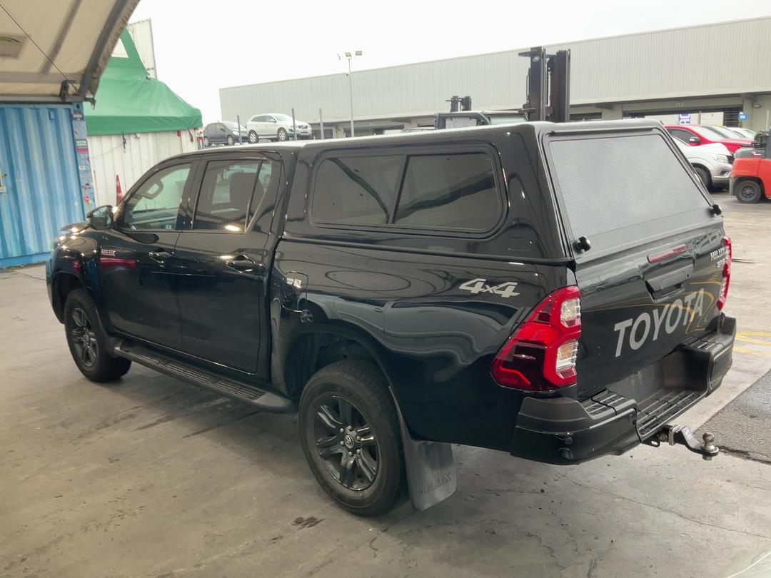Photo '7' of Toyota Hilux SR5 TD DC